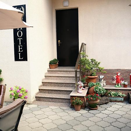 Hotel Majestic Tbilisi Luaran gambar