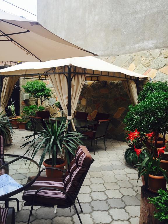 Hotel Majestic Tbilisi Luaran gambar