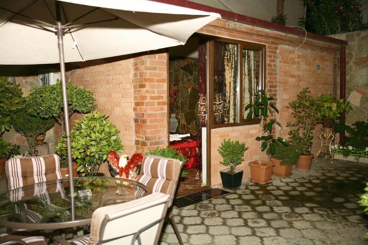 Hotel Majestic Tbilisi Luaran gambar