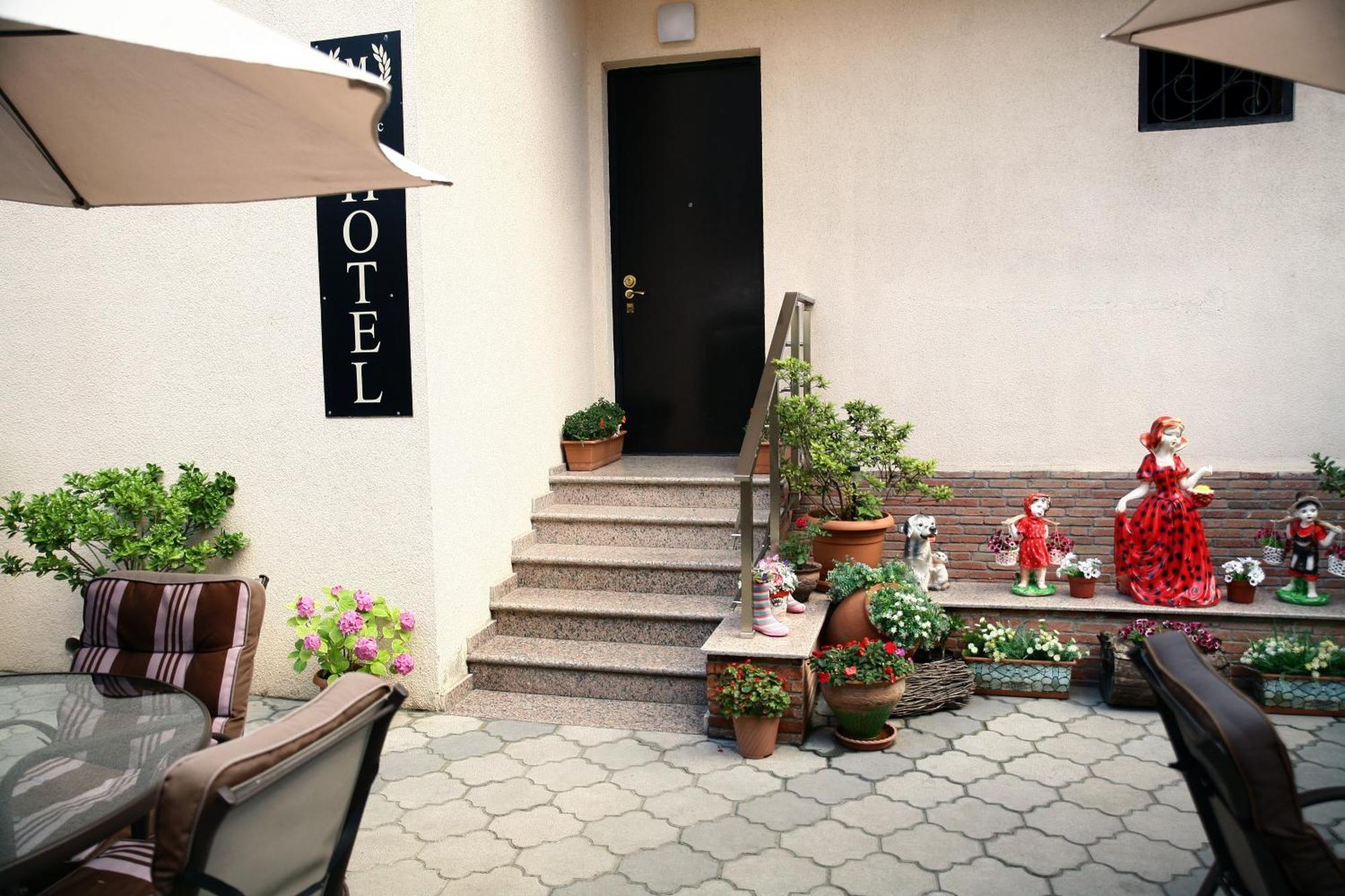 Hotel Majestic Tbilisi Luaran gambar